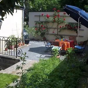 Haniel Oskar Apartment